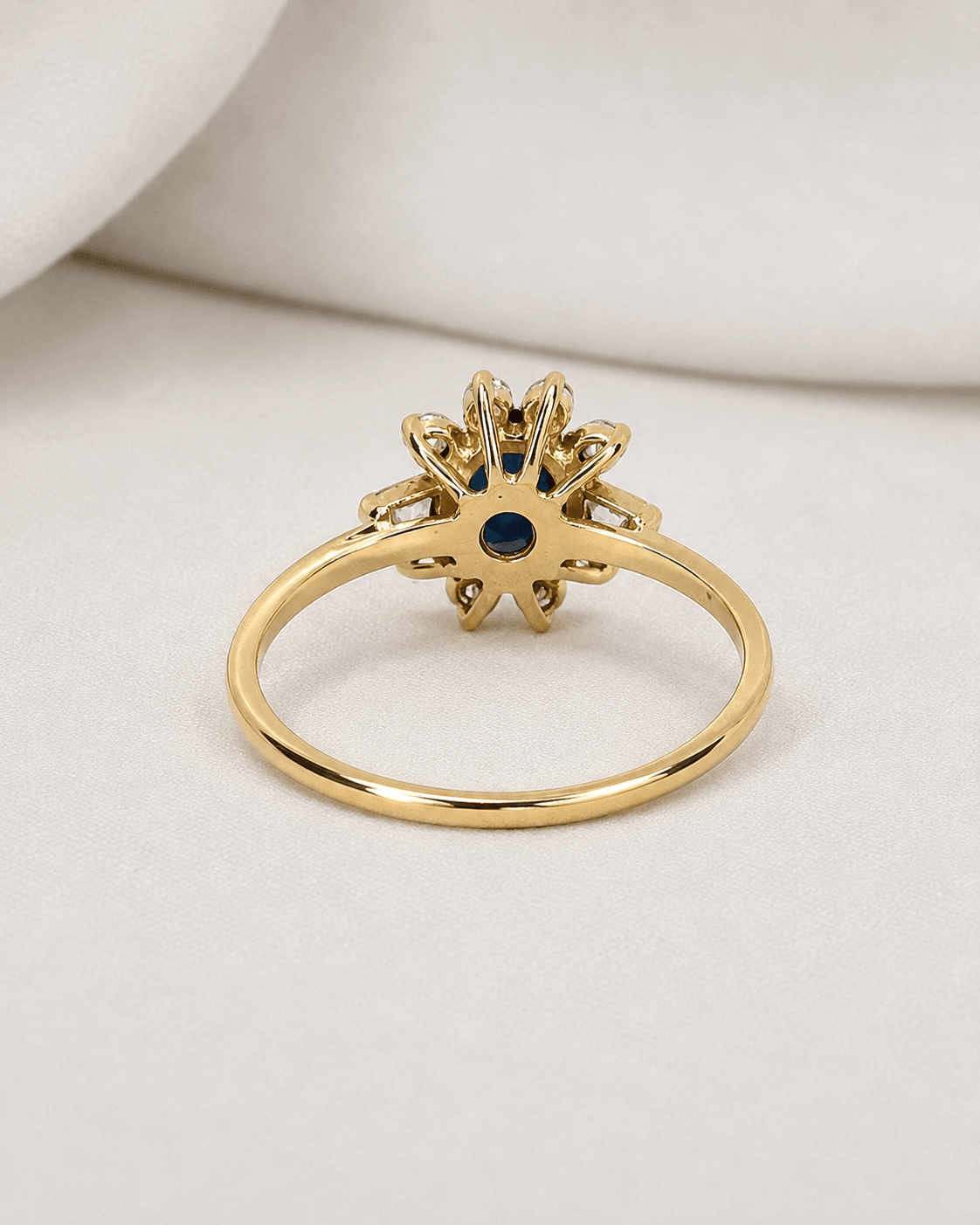 Bague Marguerite Saphir 1 carat &amp; Diamants 0.33 carat "Meredith" - Elliade Paris