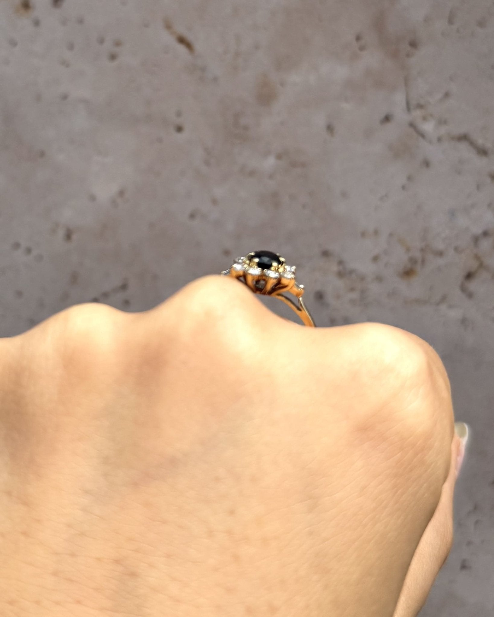 Bague Marguerite Saphir 1 carat &amp; Diamants 0.33 carat "Meredith" - Elliade Paris