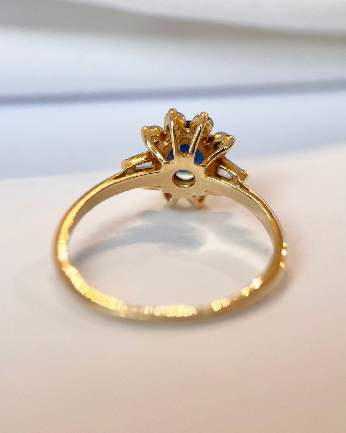 Bague Marguerite Saphir 1 carat &amp; Diamants 0.33 carat "Meredith" - Elliade Paris