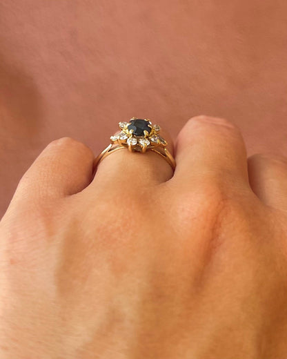 Bague Marguerite Saphir 1 carat &amp; Diamants 0.33 carat "Meredith" - Elliade Paris