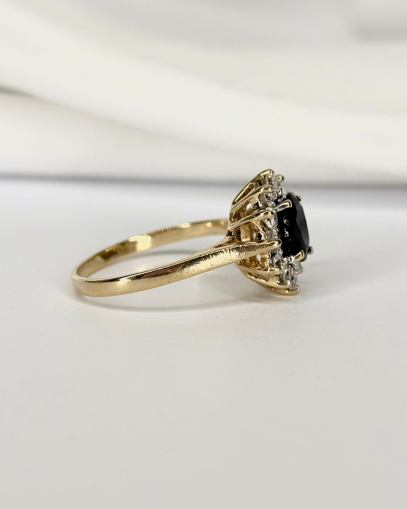 Bague Marguerite Saphir 1 carat &amp; Diamants 0.36 carat "Sianne" - Elliade Paris