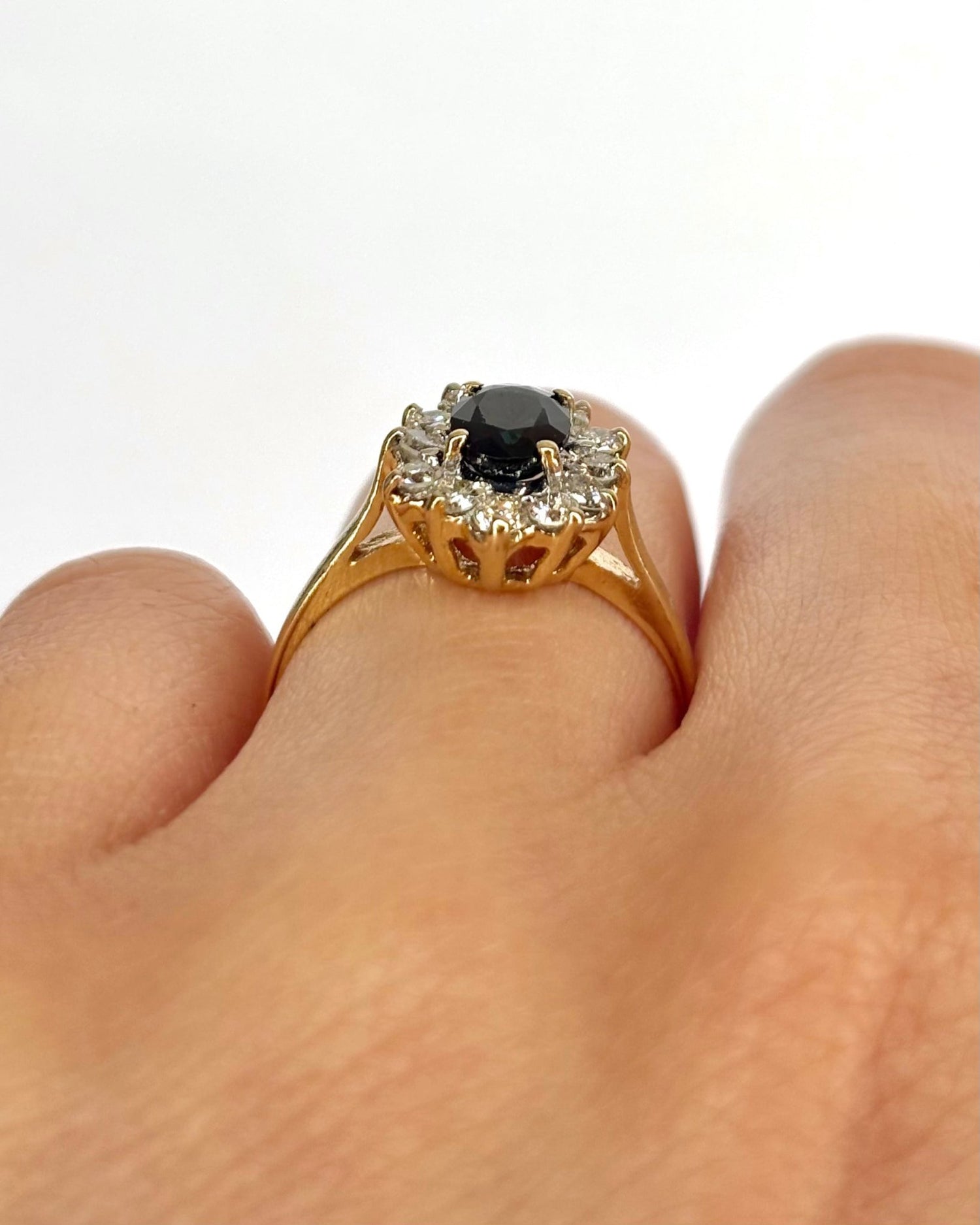 Bague Marguerite Saphir 1 carat &amp; Diamants 0.36 carat "Sianne" - Elliade Paris