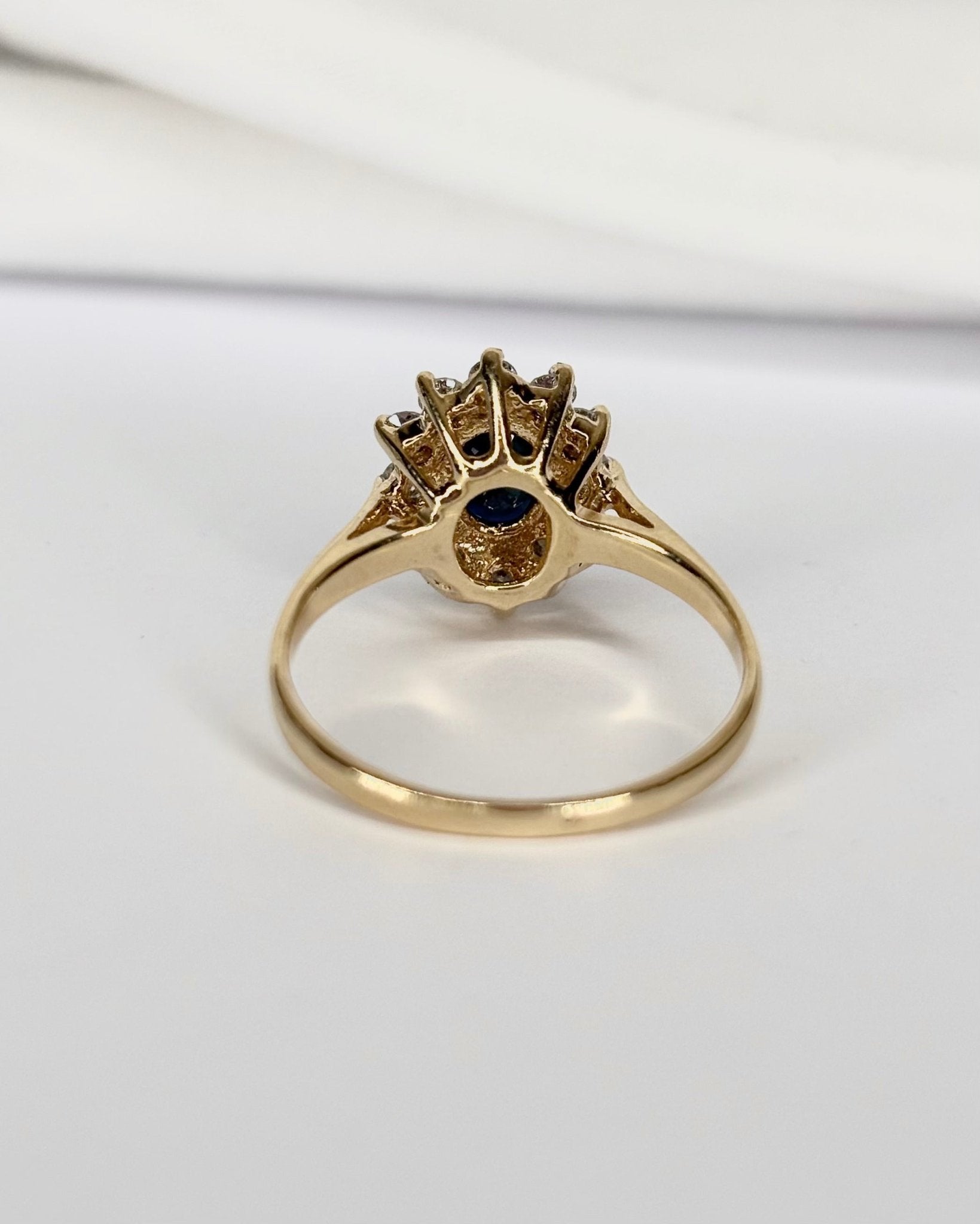 Bague Marguerite Saphir 1 carat &amp; Diamants 0.36 carat "Sianne" - Elliade Paris