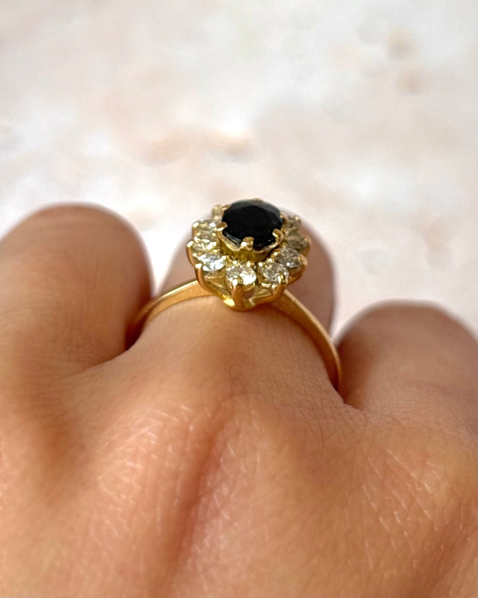 Bague Marguerite Saphir 1 carat &amp; Diamants 0.50 carat "Aurélia" - Elliade Paris