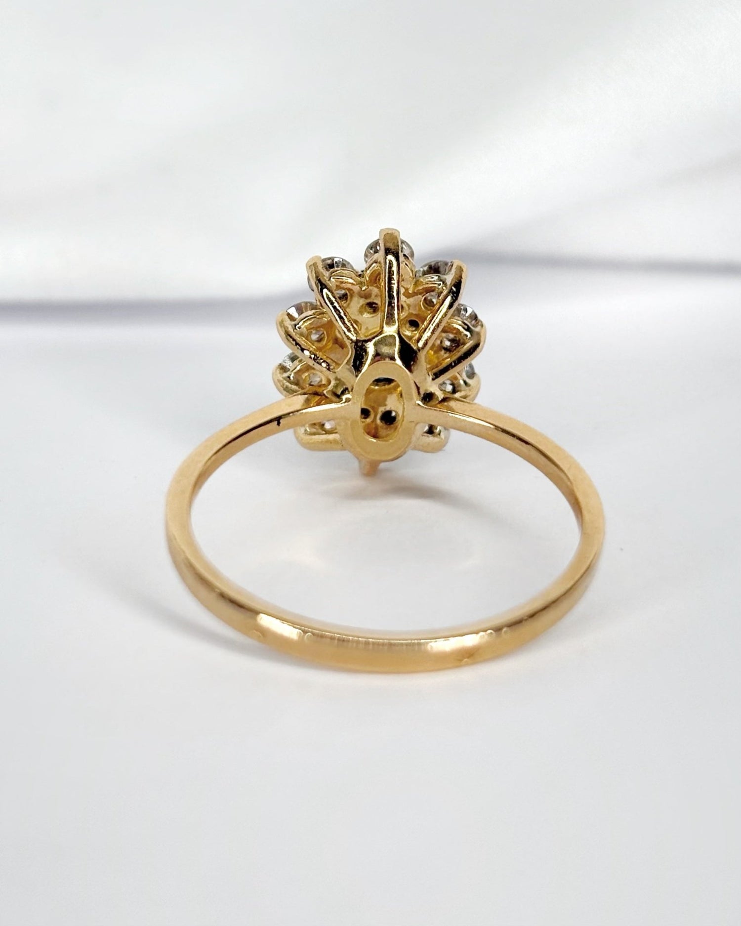Bague Marguerite Saphir 1 carat &amp; Diamants 0.50 carat "Aurélia" - Elliade Paris