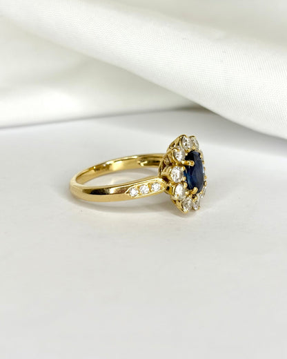 Bague Marguerite Saphir 1 carat &amp; Diamants 0.82 carat &quot;Coraline&quot; - Elliade Paris