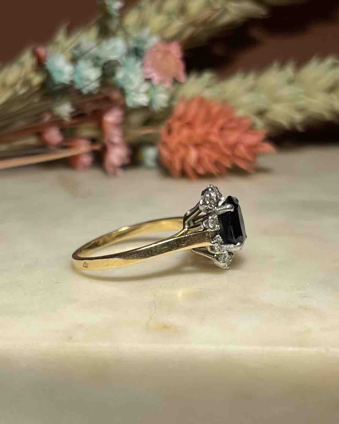 Bague marguerite saphir 1 carat &amp; diamants "Aléna" - Elliade Paris