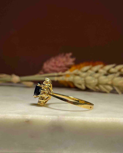 Bague marguerite saphir 1 carat &amp; diamants &quot;Asma&quot; - Elliade Paris