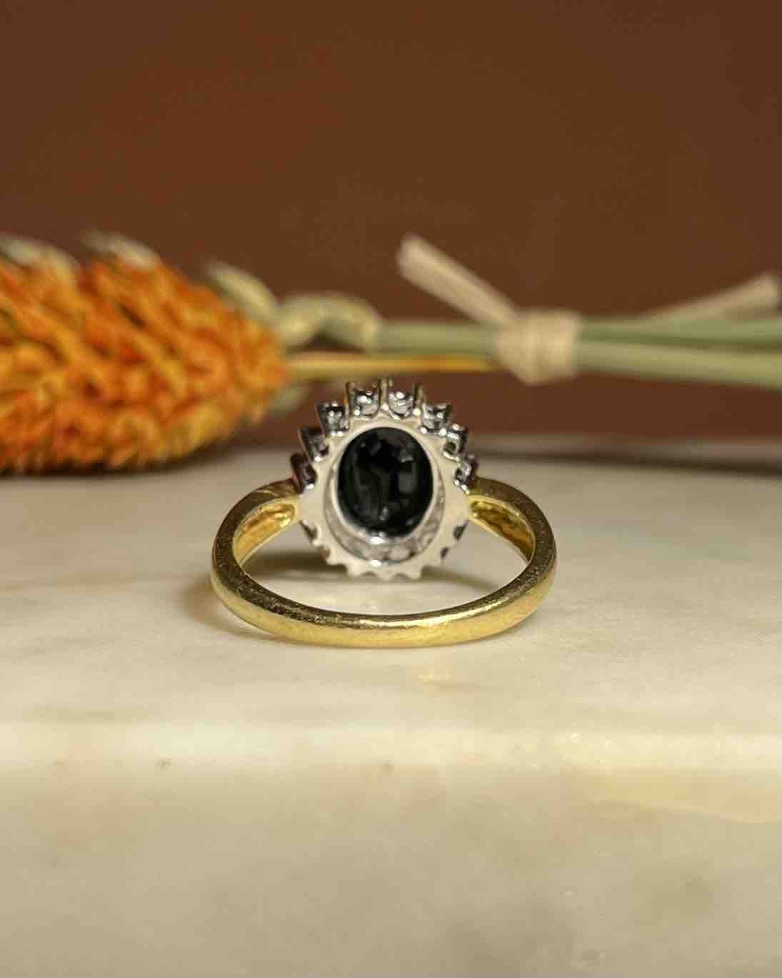 Bague marguerite saphir 1 carat &amp; diamants "Betty" - Elliade Paris