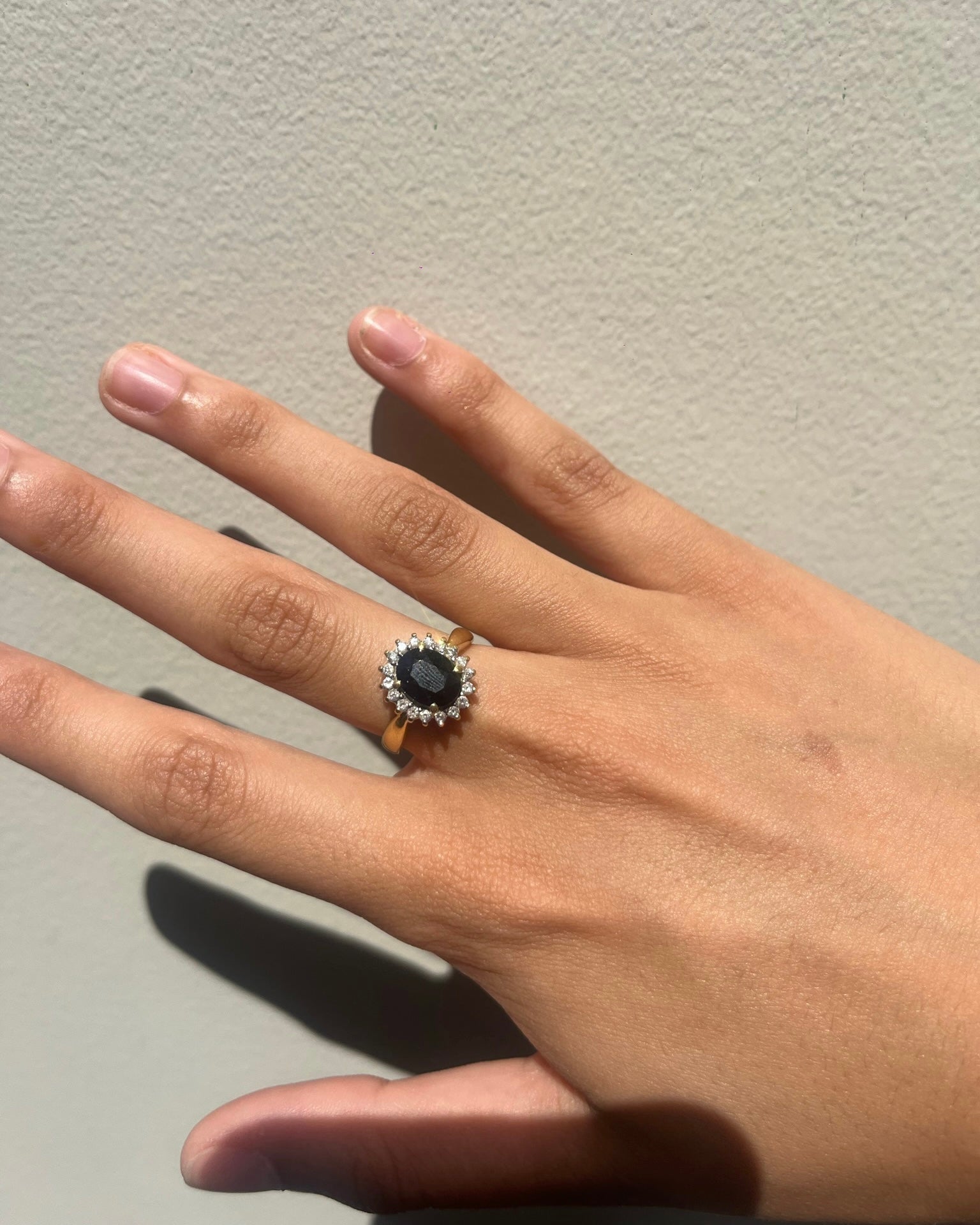 Bague marguerite saphir 1 carat &amp; diamants "Betty" - Elliade Paris
