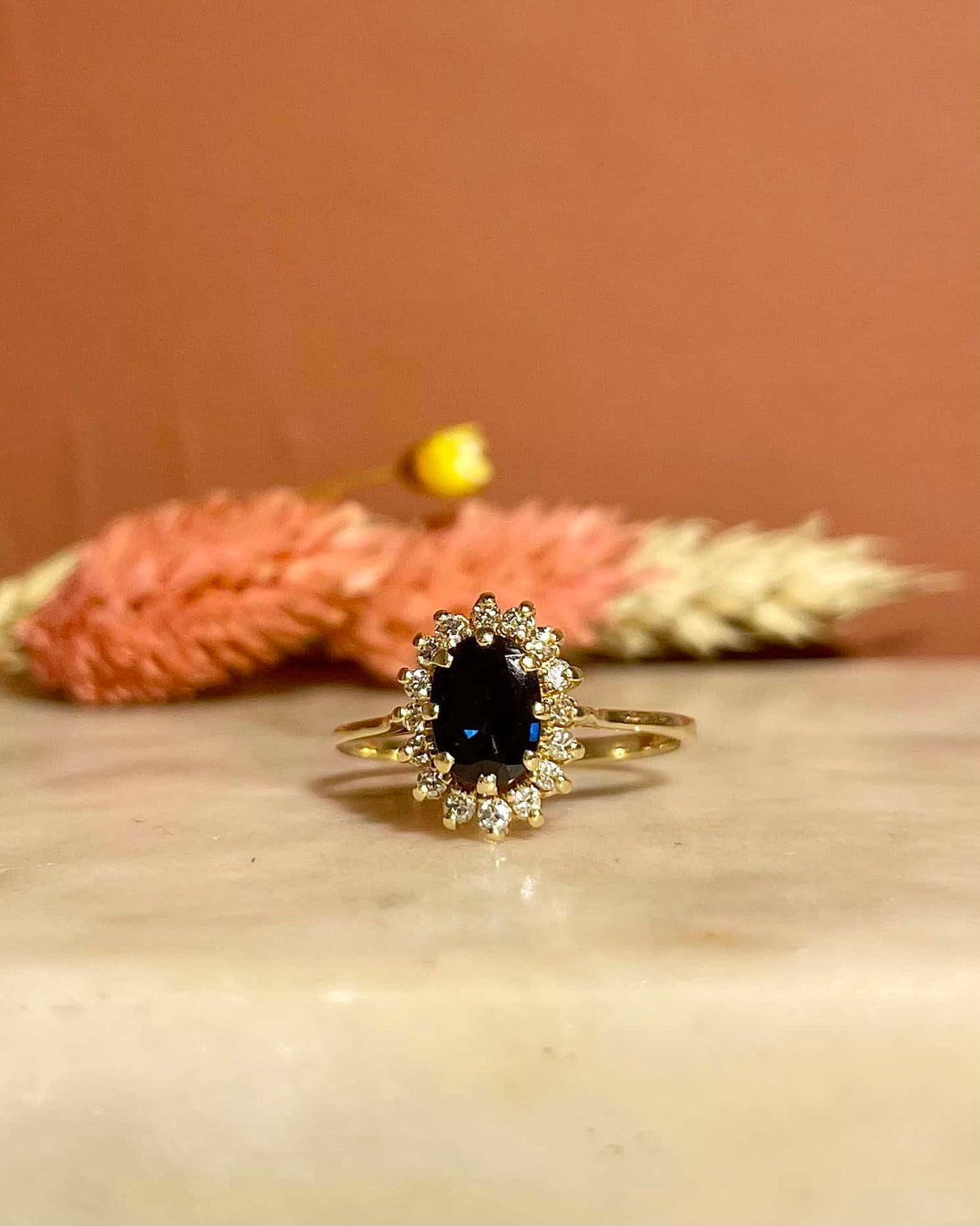 Bague Marguerite Saphir 1 Carat &amp; Diamants &quot;Carolina&quot; - Elliade Paris