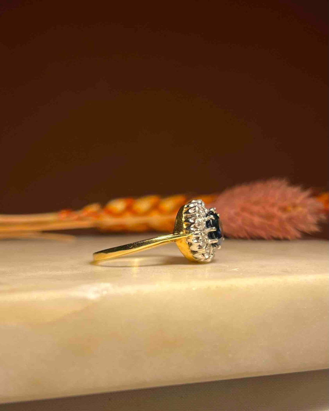 Bague Marguerite Saphir 1 carat &amp; Diamants &quot;Devia&quot; - Elliade Paris