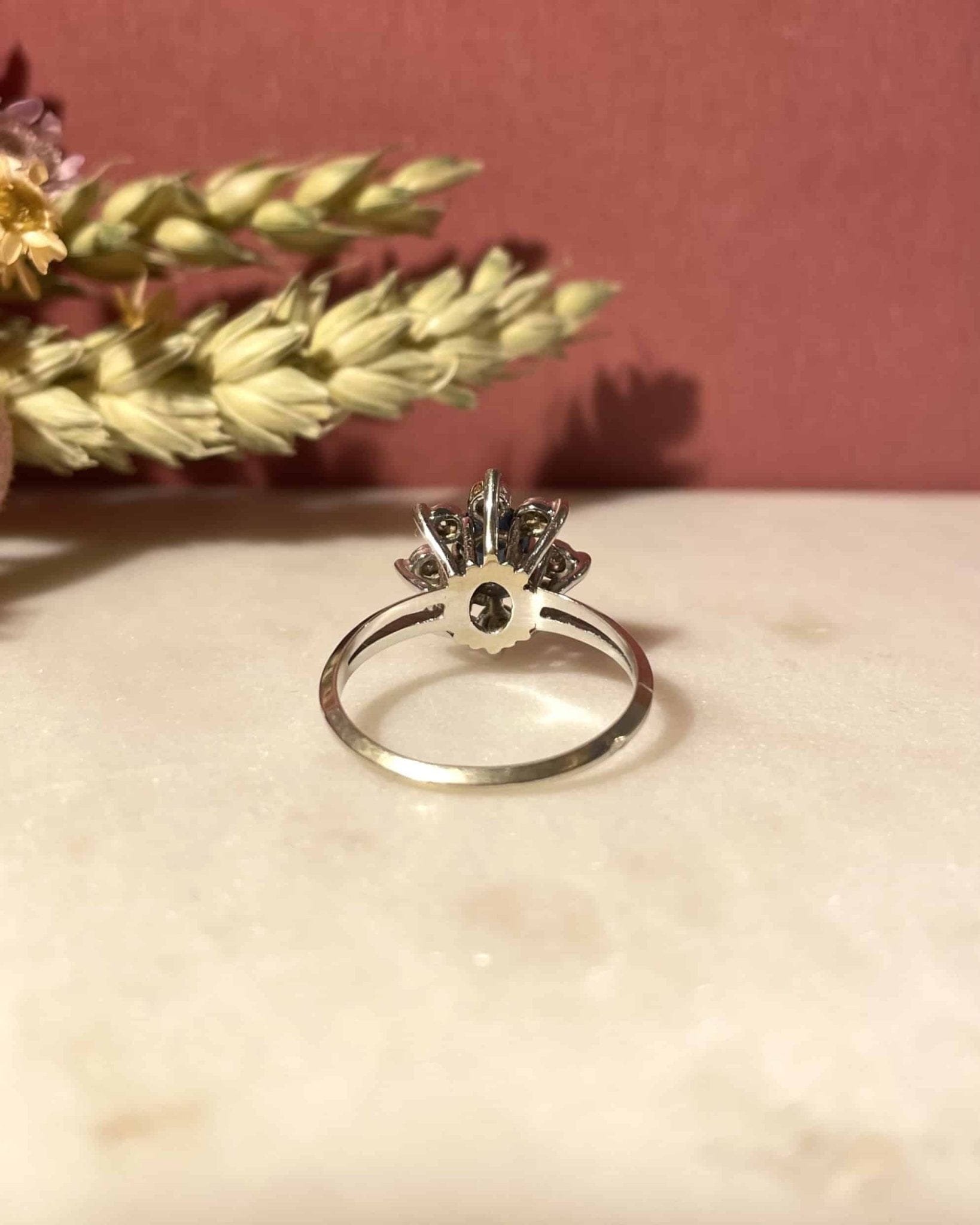 Bague Marguerite Saphir 1 carat &amp; Diamants "Élina" - Elliade Paris