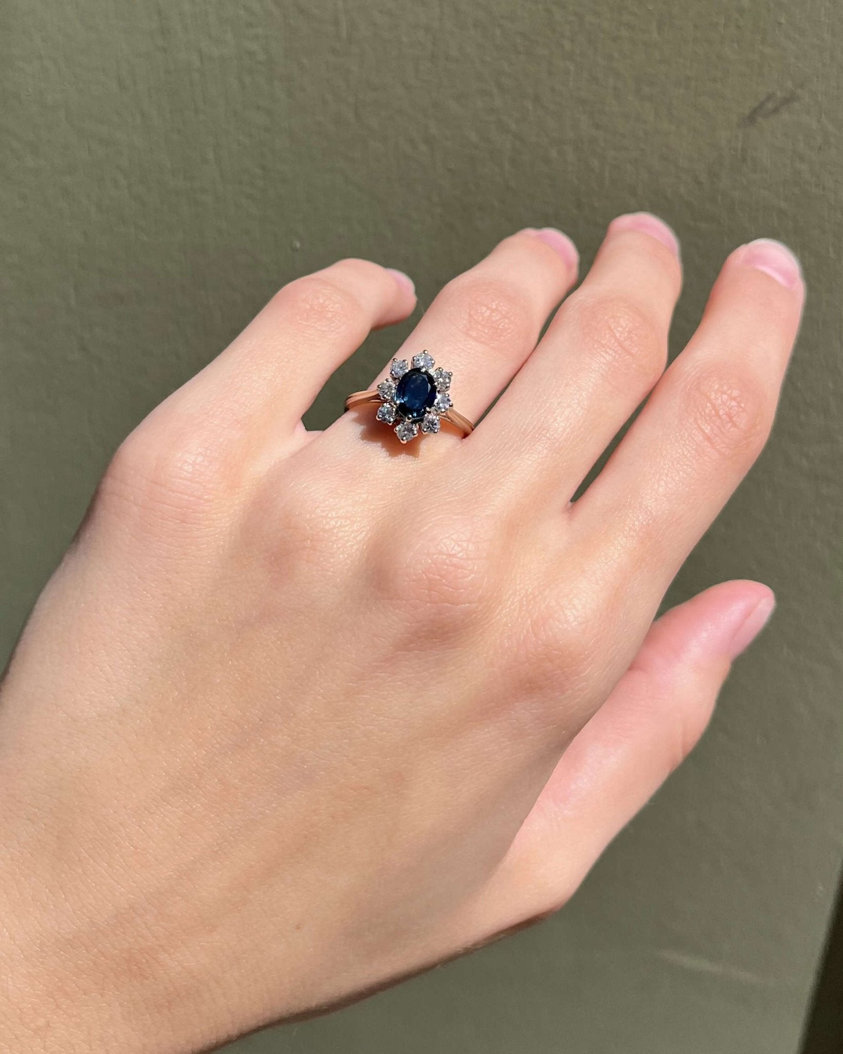 Bague Marguerite Saphir 1 Carat &amp; Diamants "Gwyneth" - Elliade Paris