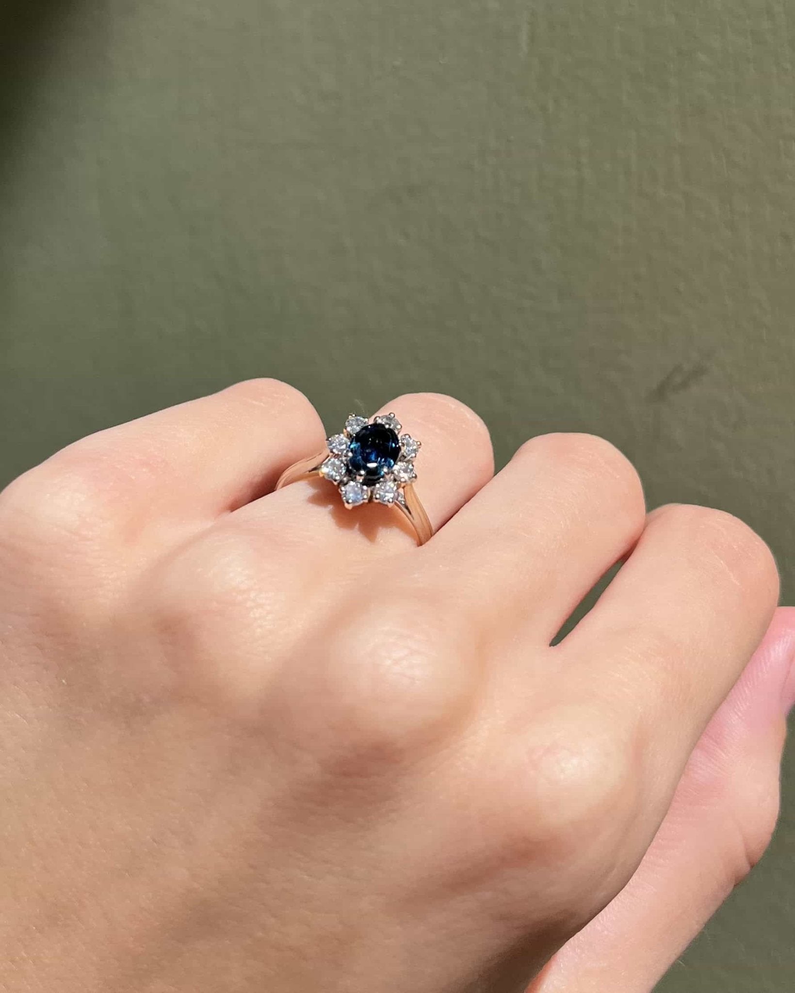 Bague Marguerite Saphir 1 Carat &amp; Diamants "Gwyneth" - Elliade Paris
