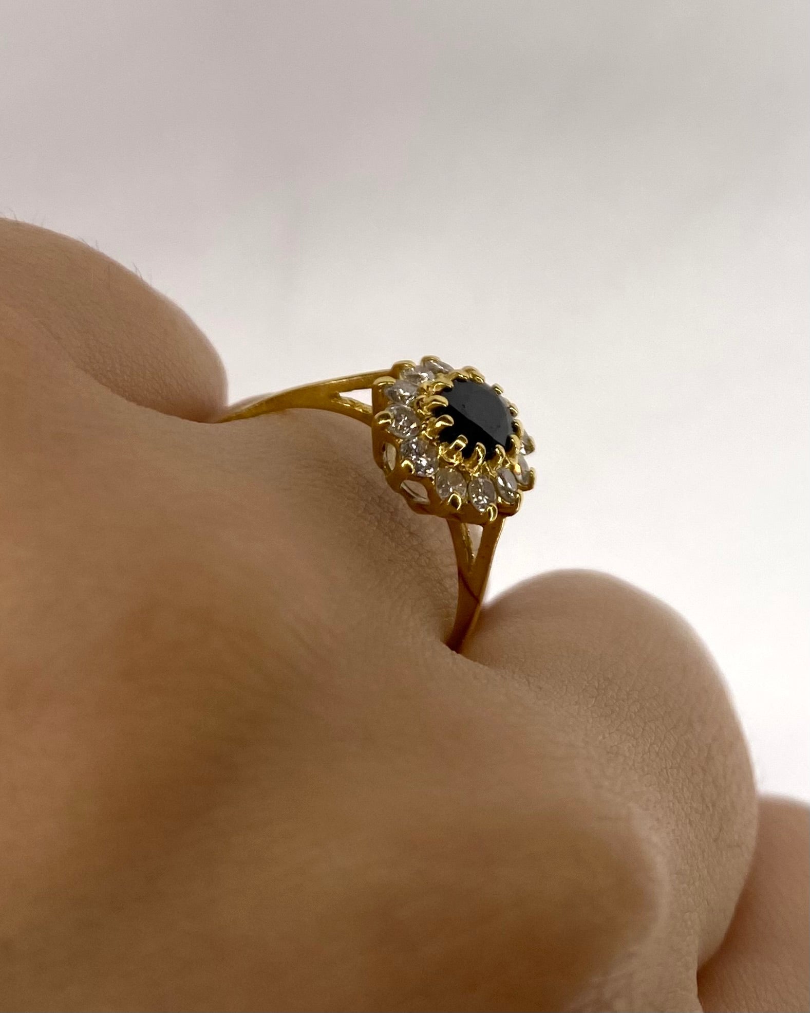 Bague Marguerite Saphir 1 carat &amp; Diamants &quot;Hailey&quot; - Elliade Paris