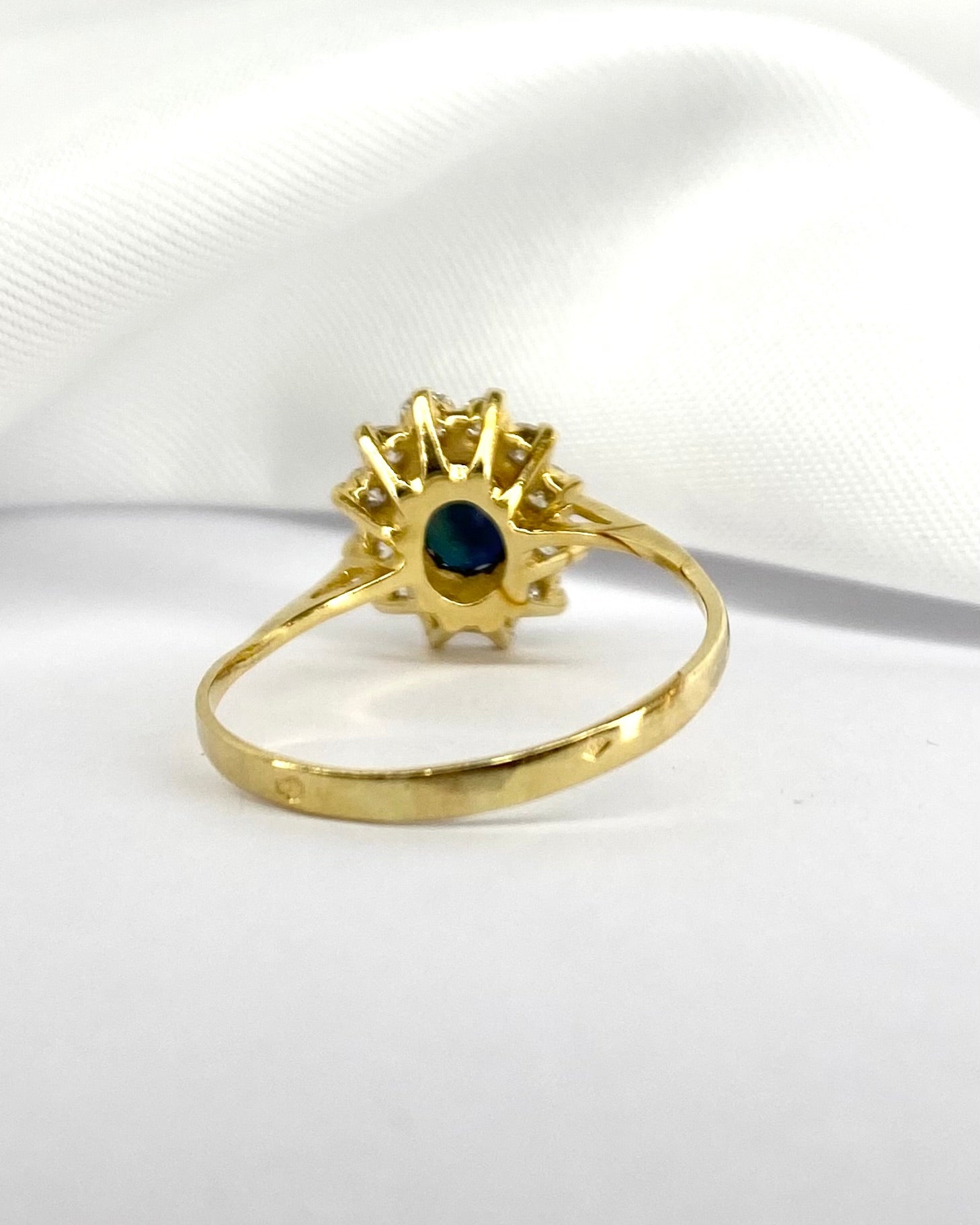 Bague Marguerite Saphir 1 carat &amp; Diamants &quot;Hailey&quot; - Elliade Paris