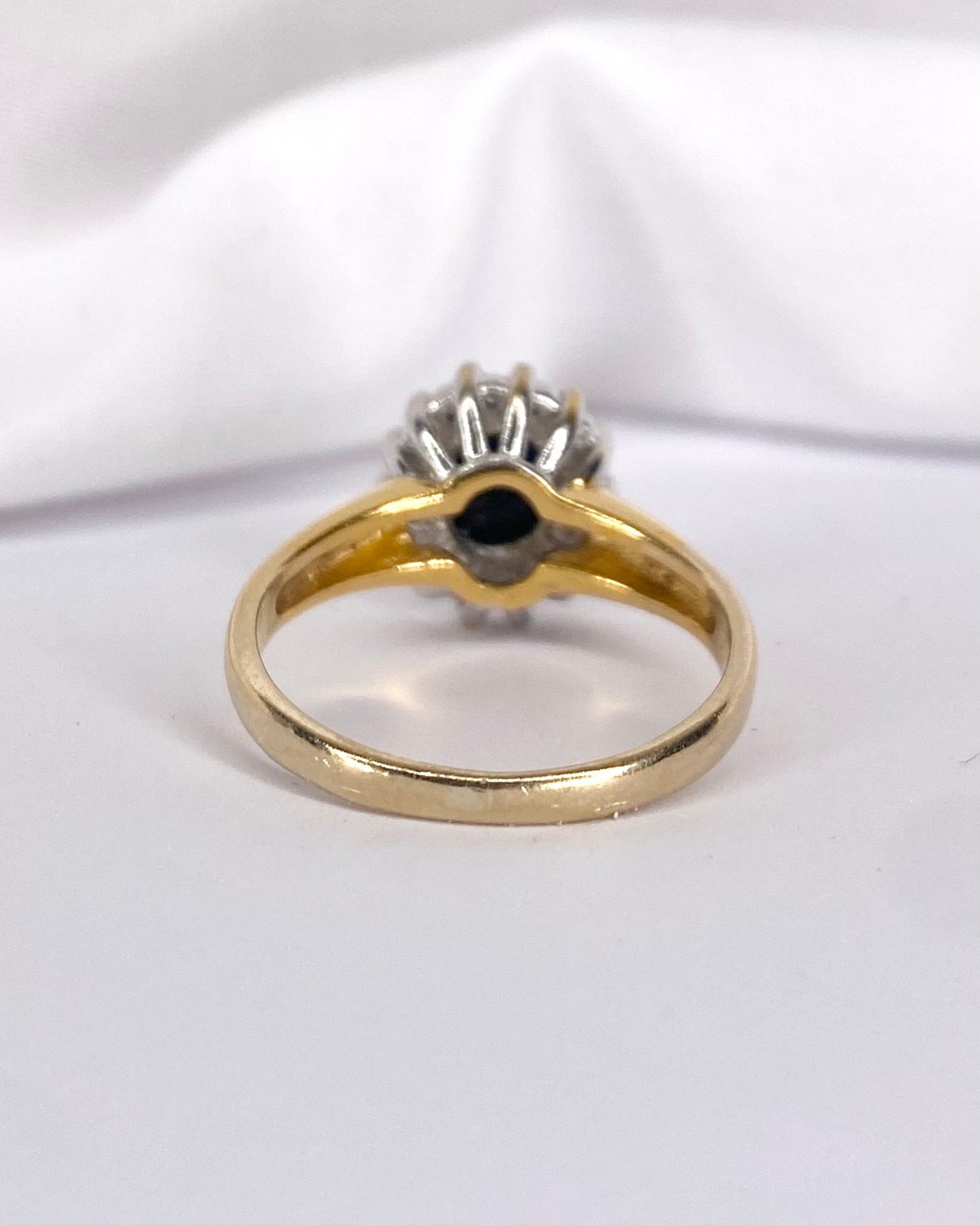 Bague Marguerite Saphir 1 carat &amp; Diamants &quot;Hortensia&quot; - Elliade Paris