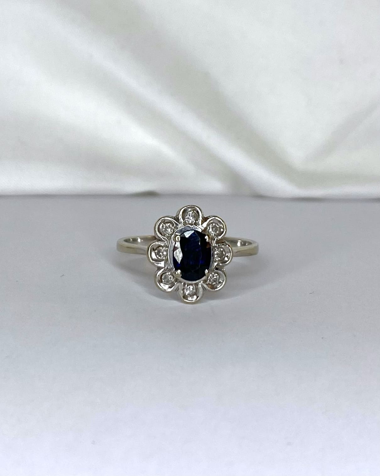 Bague Marguerite Saphir 1 carat &amp; Diamants "Jess" - Elliade Paris