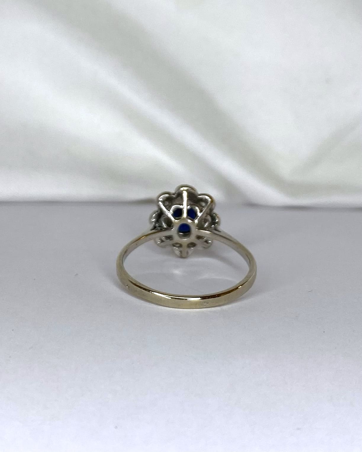 Bague Marguerite Saphir 1 carat &amp; Diamants &quot;Jess&quot; - Elliade Paris