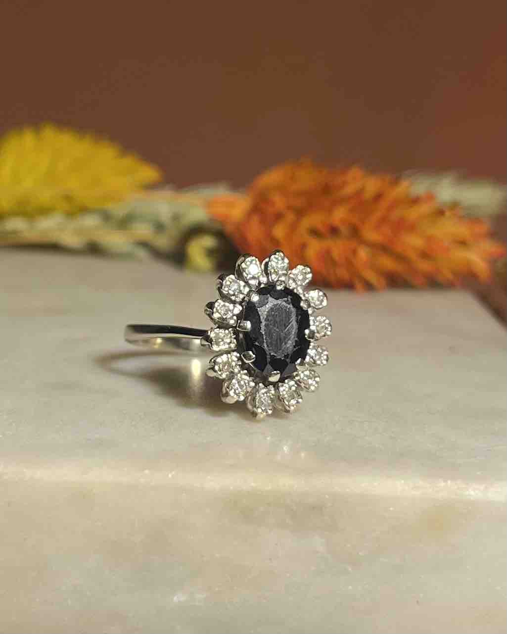 Bague marguerite saphir 1 carat &amp; diamants &quot;Louane&quot; - Elliade Paris