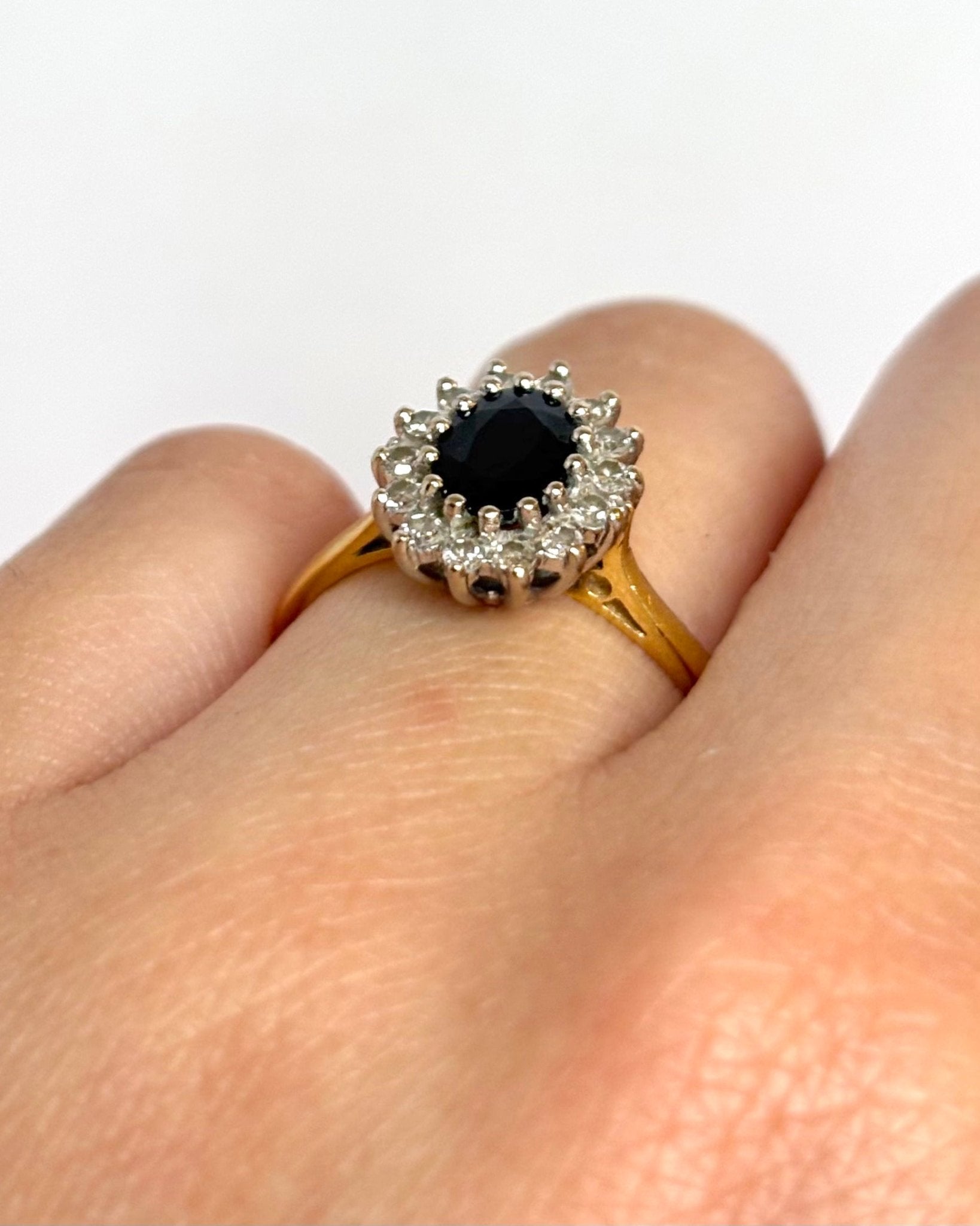 Bague Marguerite Saphir 1 carat &amp; Diamants "Rosalie" - Elliade Paris