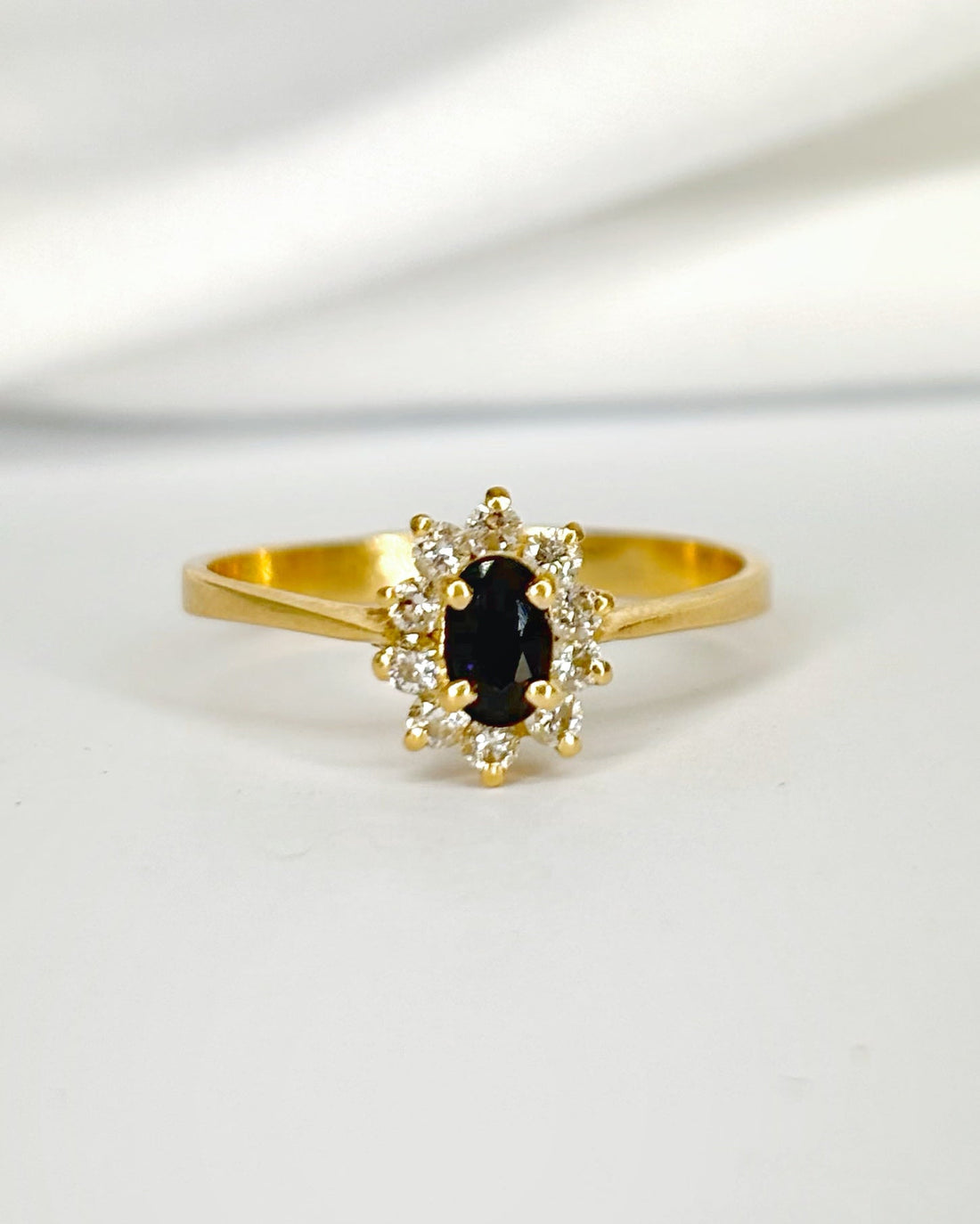 Bague Marguerite Saphir &amp; 10 Diamants "Alienor" - Elliade Paris