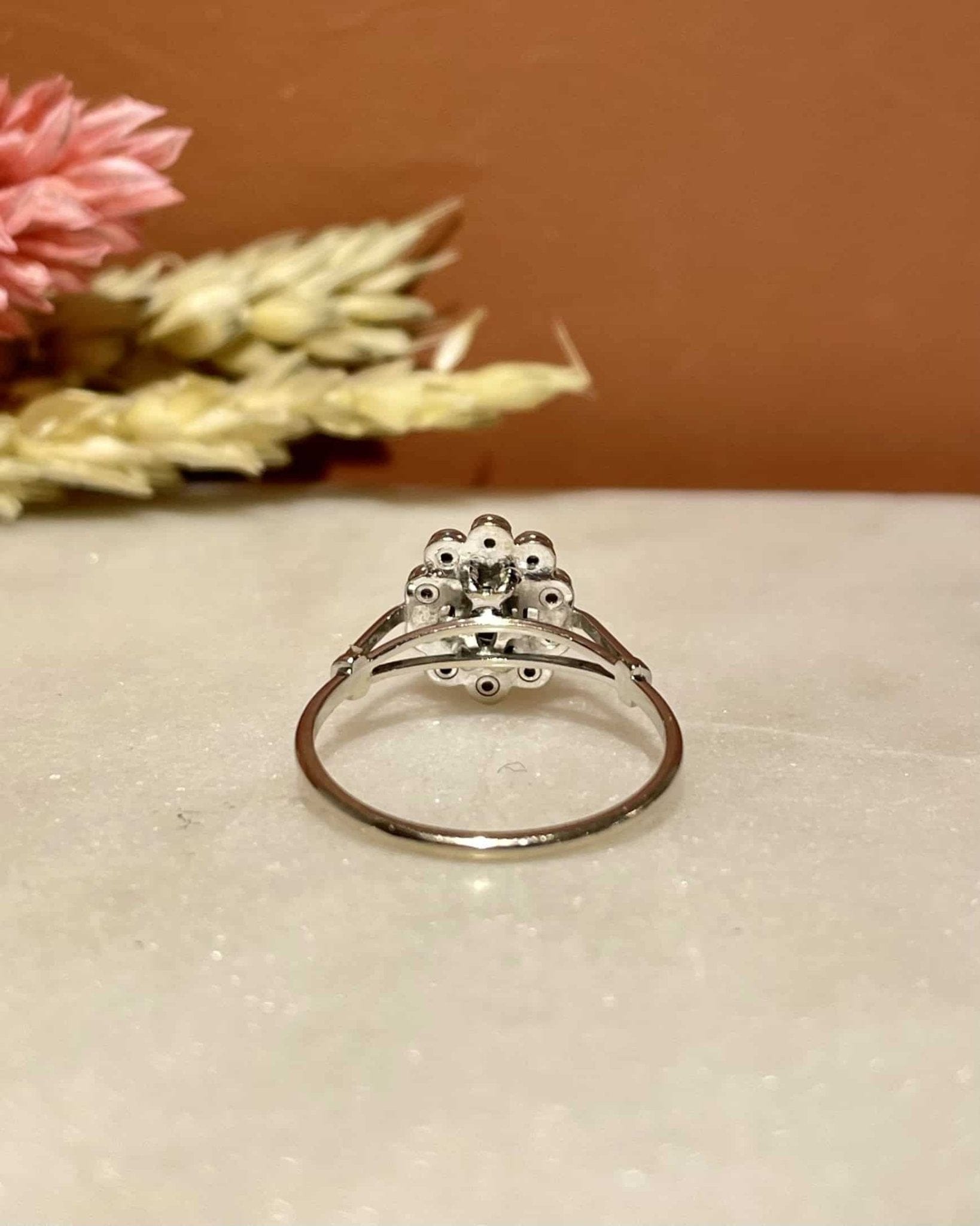 Bague Marguerite Saphir &amp; 10 Diamants "Jessica" - Elliade Paris