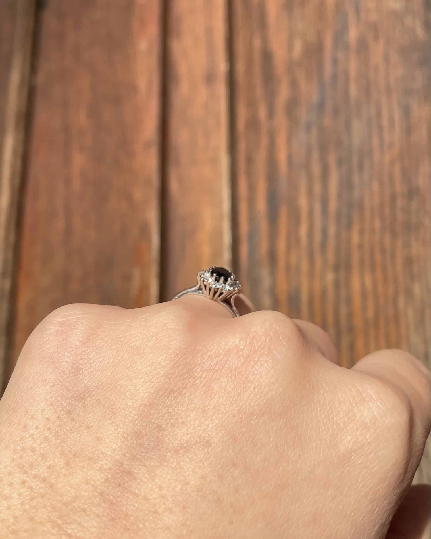 Bague Marguerite Saphir &amp; 10 Diamants &quot;Lucilia&quot; - Elliade Paris