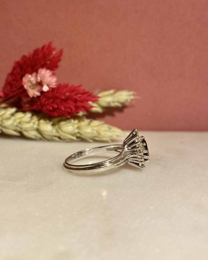 Bague Marguerite Saphir &amp; 10 Diamants &quot;Lucilia&quot; - Elliade Paris
