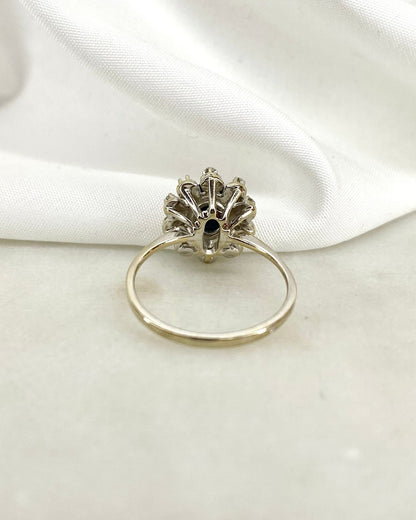 Bague Marguerite Saphir 1.05 carat &amp; 10 Diamants 0.20 carat “Shana” - Elliade Paris