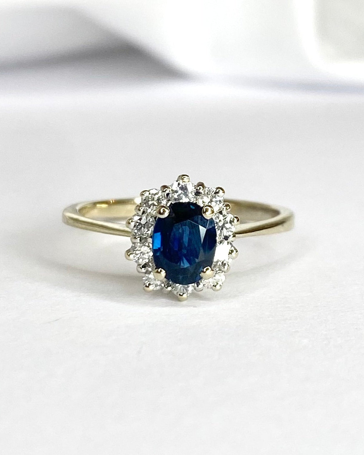 Bague Marguerite Saphir 1.05 carat &amp; Diamants 0.30 carat "Hermione" - Elliade Paris