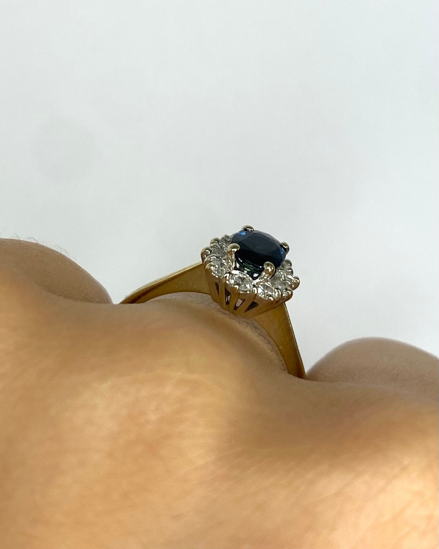 Bague Marguerite Saphir 1.05 carat &amp; Diamants 0.30 carat "Hermione" - Elliade Paris