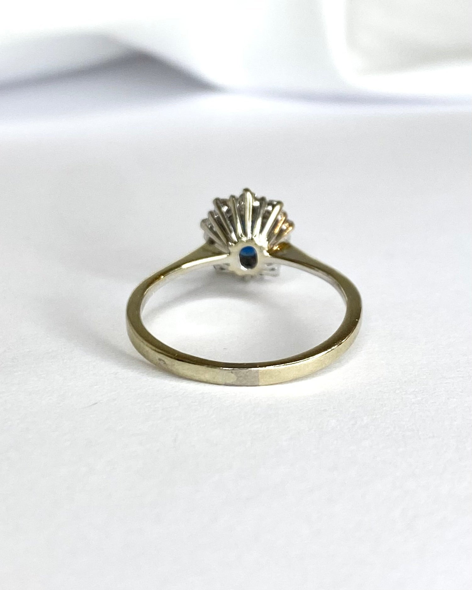 Bague Marguerite Saphir 1.05 carat &amp; Diamants 0.30 carat "Hermione" - Elliade Paris