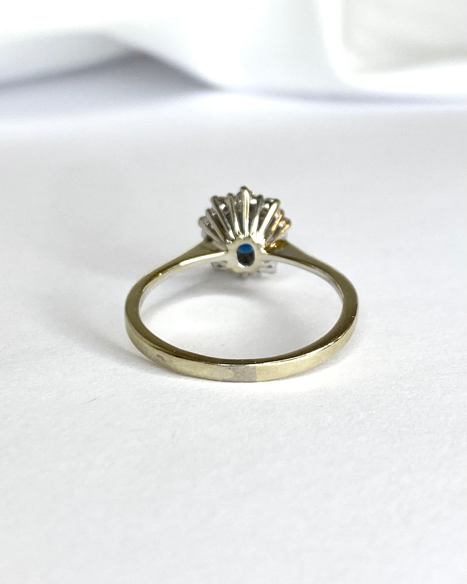 Bague Marguerite Saphir 1.05 carat &amp; Diamants 0.30 carat "Hermione" - Elliade Paris