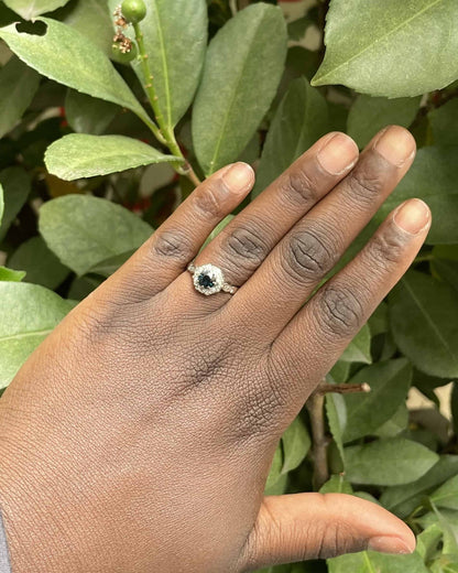 Bague Marguerite Saphir 1.05 carat &amp; Diamants &quot;Ilaria&quot; - Elliade Paris