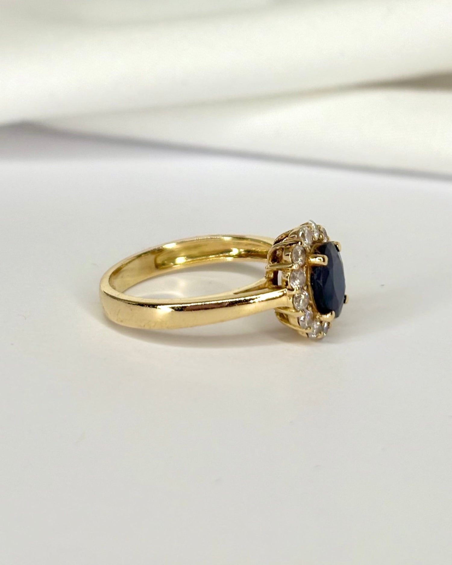 Bague Marguerite Saphir 1.08 carat &amp; Diamants 0.26 carat "Eloïse" - Elliade Paris