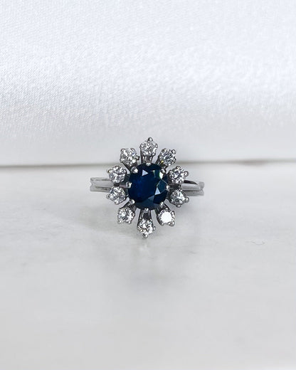 Bague Marguerite Saphir 1.10 carat &amp; Diamants &quot;Celina&quot; - Elliade Paris