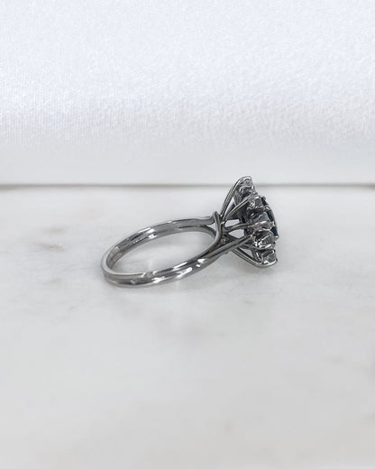 Bague Marguerite Saphir 1.10 carat &amp; Diamants &quot;Celina&quot; - Elliade Paris