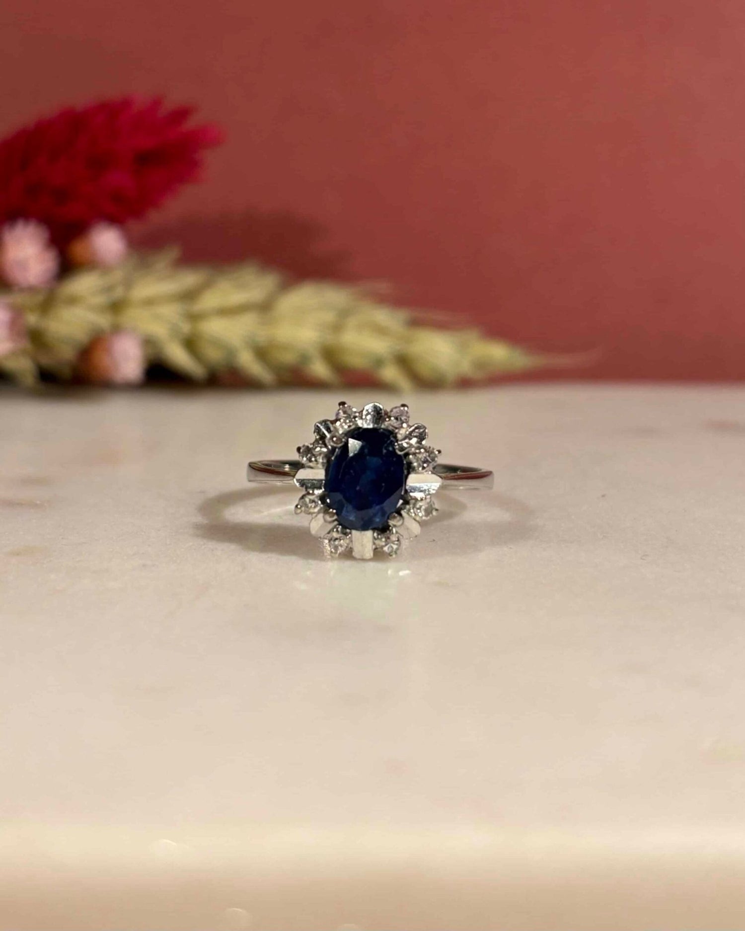 Bague Marguerite Saphir 1.10 Carat &amp; Diamants &quot;Esther&quot; - Elliade Paris