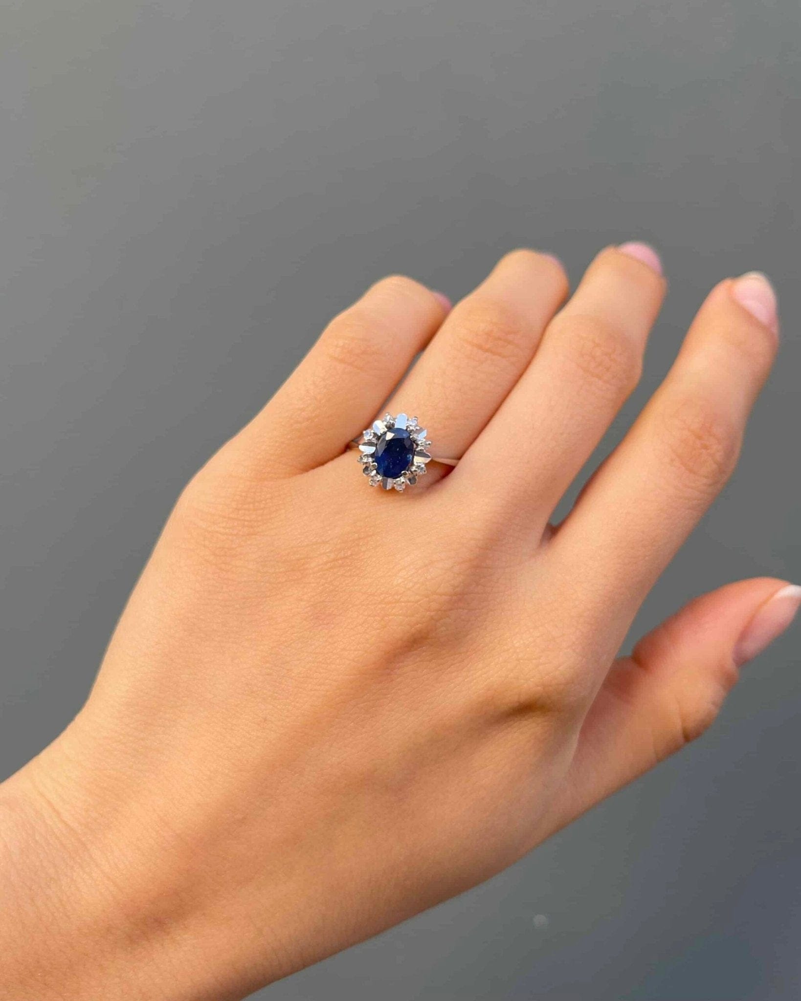 Bague Marguerite Saphir 1.10 Carat &amp; Diamants "Esther" - Elliade Paris