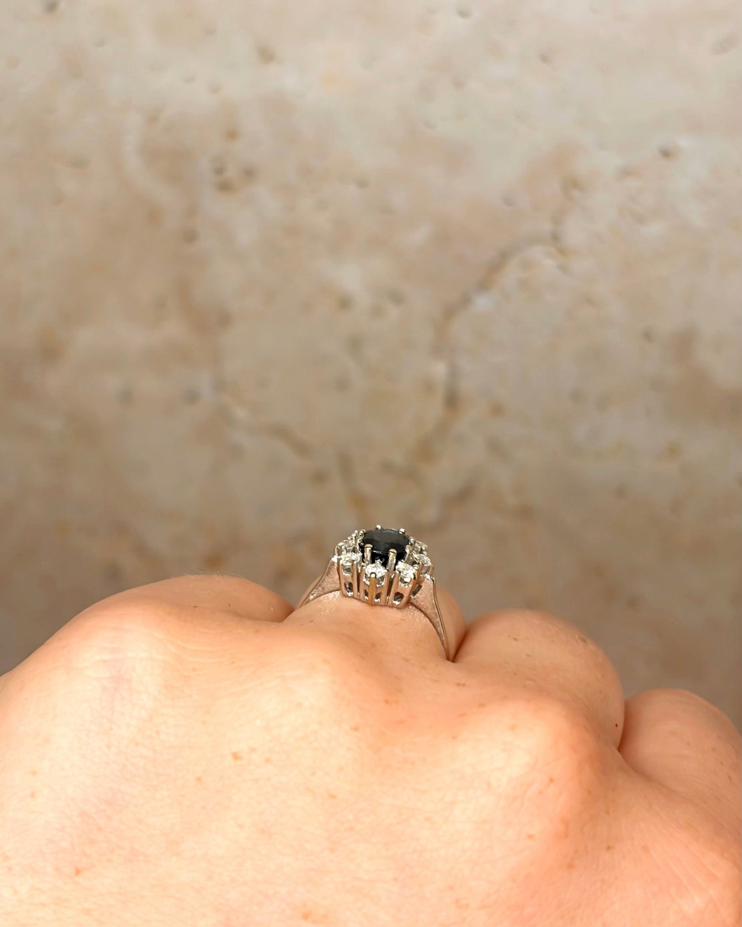 Bague Marguerite Saphir 1.10 carat &amp; Diamants "Léa" - Elliade Paris