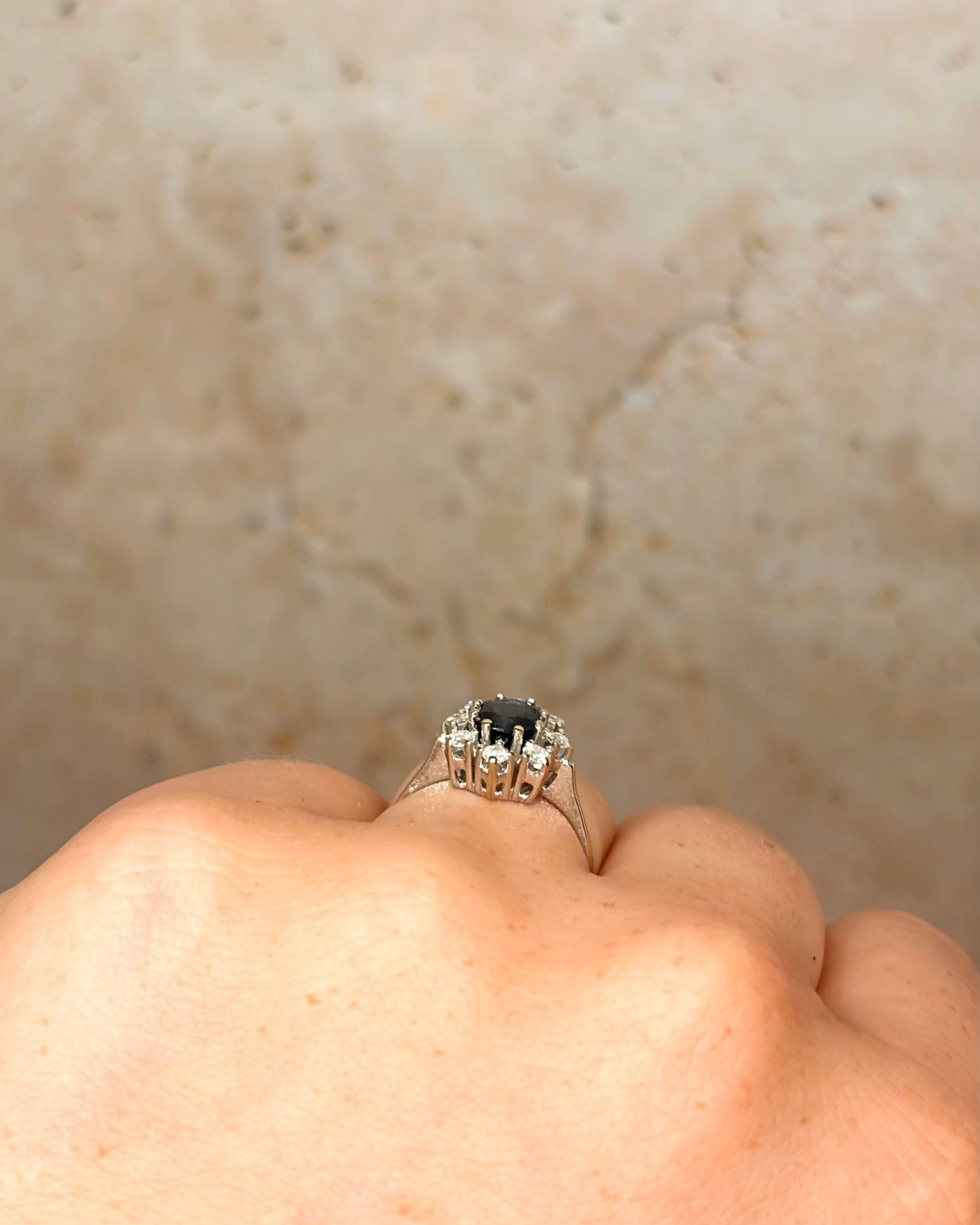 Bague Marguerite Saphir 1.10 carat &amp; Diamants "Léa" - Elliade Paris