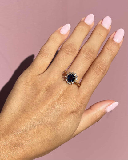 Bague Marguerite Saphir 1.10 carat &amp; Diamants &quot;Malorie&quot; - Elliade Paris