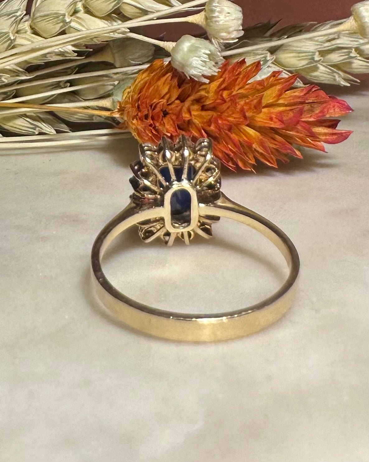 Bague Marguerite Saphir 1.10 carat &amp; Diamants &quot;Mandy&quot; - Elliade Paris