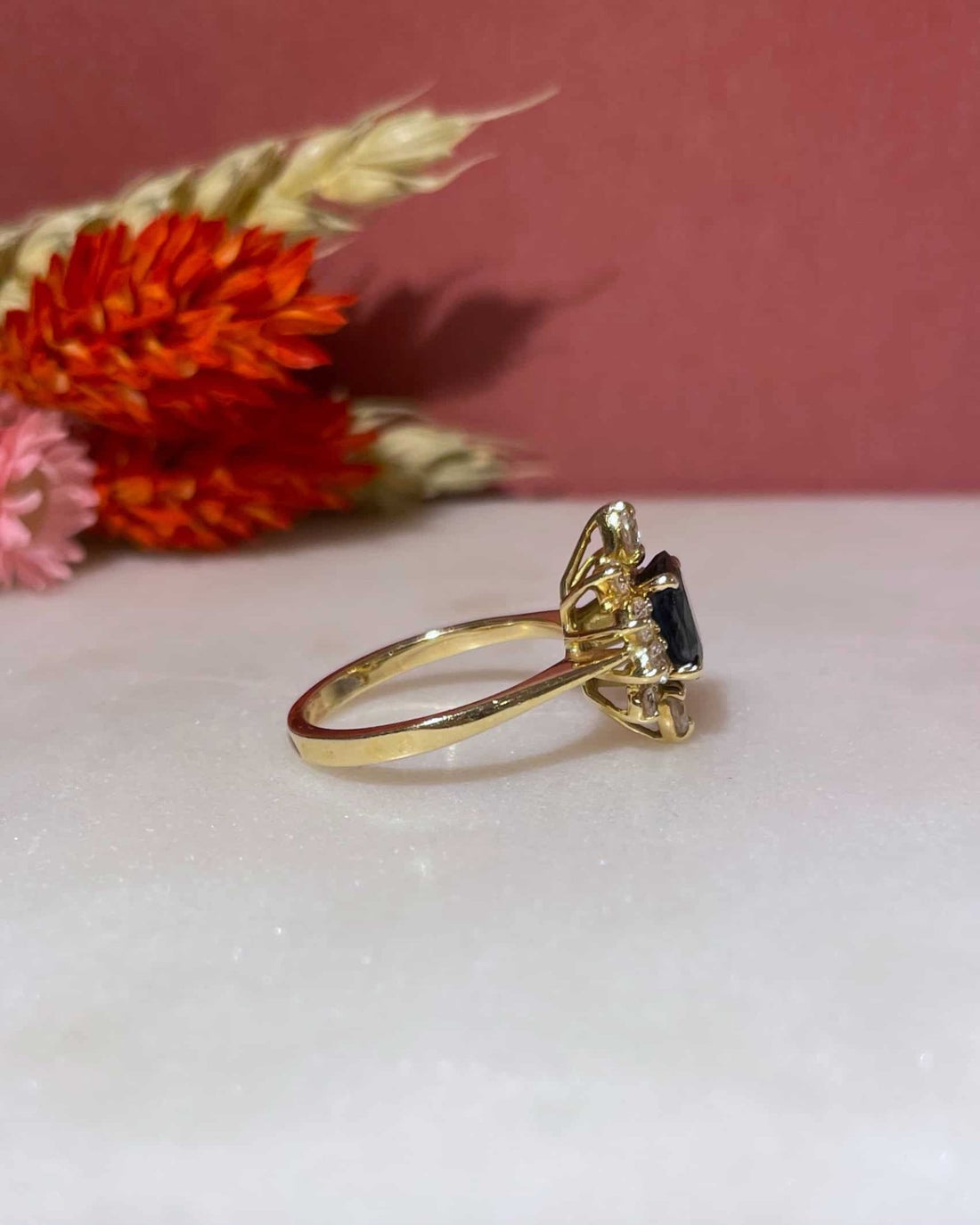 Bague Marguerite Saphir 1.10 carat &amp; Diamants &quot;Valencia&quot; - Elliade Paris