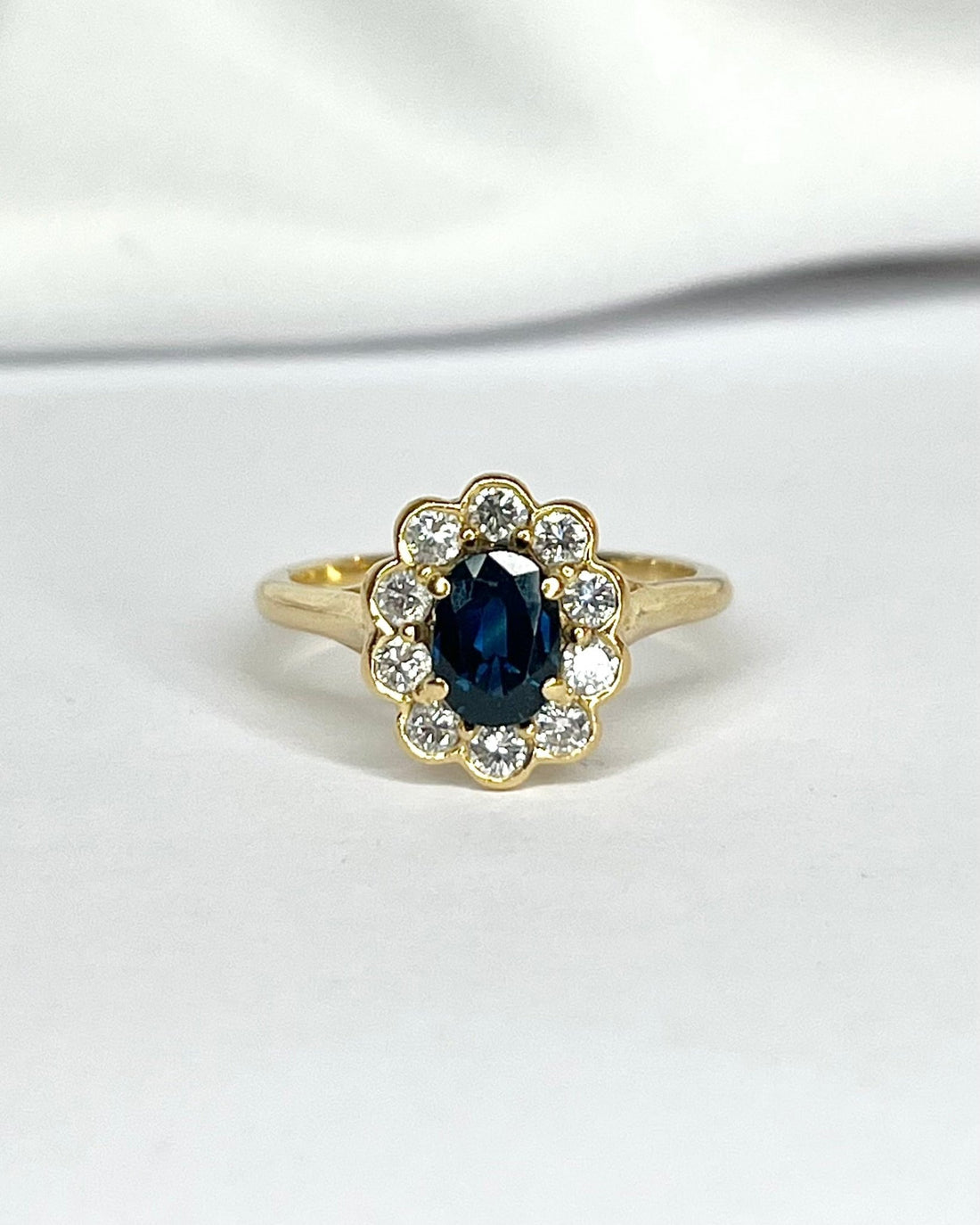 Bague Marguerite Saphir 1.11 carat &amp; Diamants 0.50 carat "Nola" - Elliade Paris