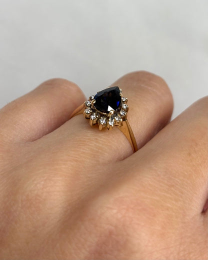 Bague Marguerite Saphir 1.15 carat &amp; 13 Diamants &quot;Liwenn&quot; - Elliade Paris