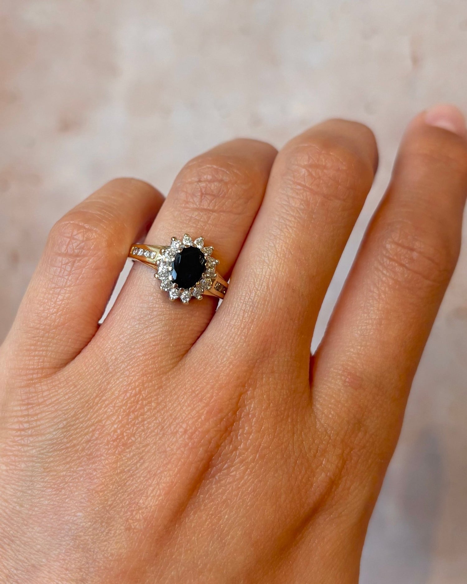 Bague Marguerite Saphir 1.15 carat &amp; Diamants 0.33 carat "Helena" - Elliade Paris