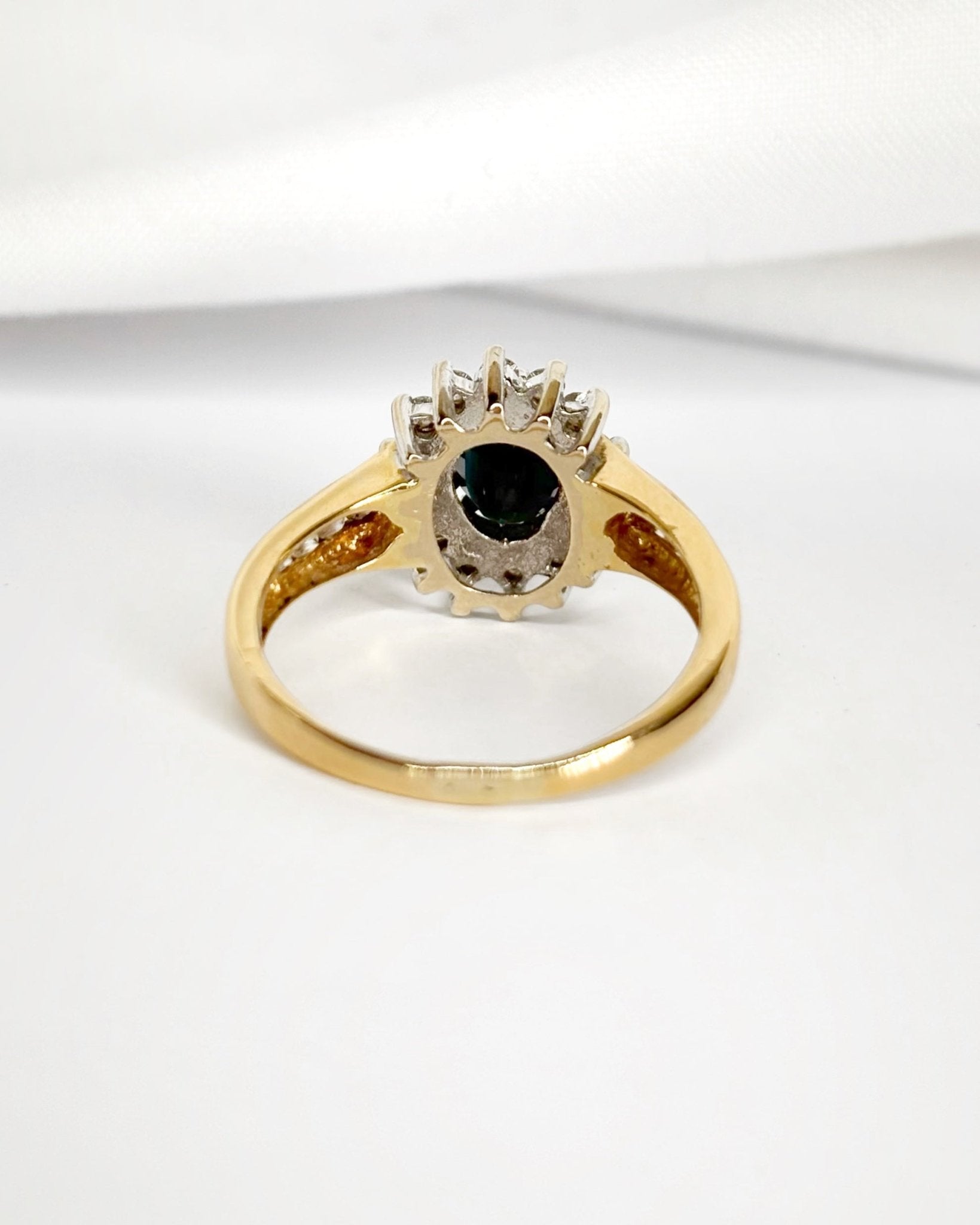 Bague Marguerite Saphir 1.15 carat &amp; Diamants 0.33 carat "Helena" - Elliade Paris